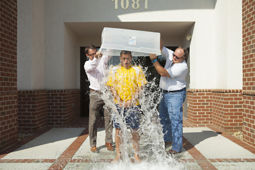 tray_ice-bucket-challenge12